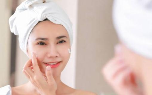 神仙水和清瑩露使用順序  神仙水和清瑩露哪個(gè)先用