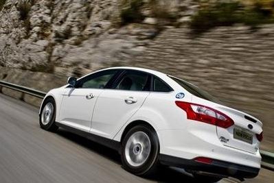 九代思域和新福克斯怎么選擇(九代思域和新?？怂鼓莻€好)