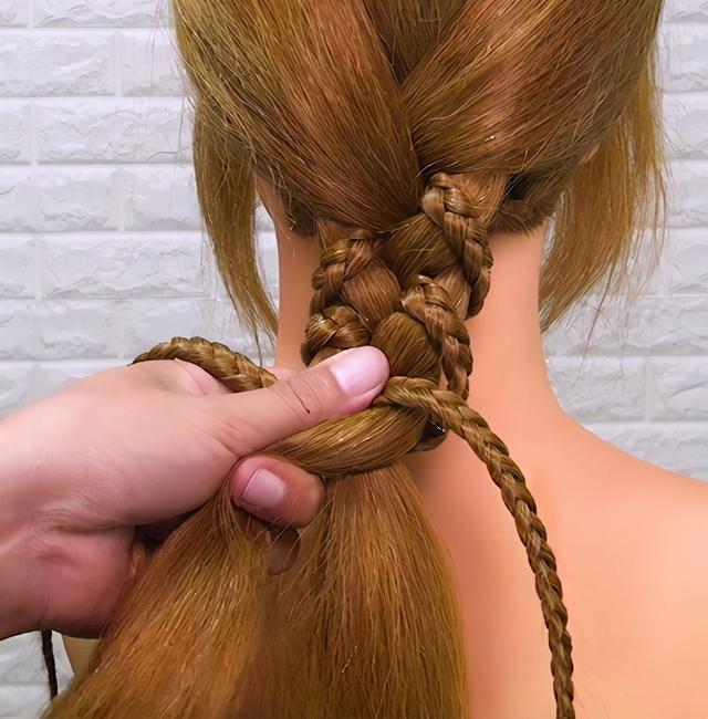 教大家一款大人小孩都適合的辮子,簡單日常的輕時尚編發造型