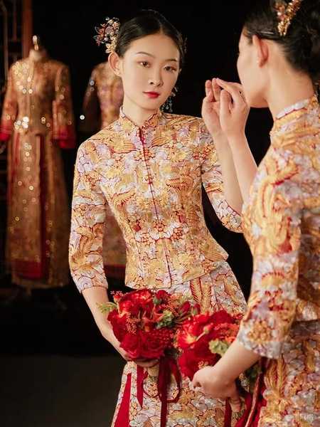 秀禾服、龍鳳褂，明星婚禮追捧的兩種婚服，你喜歡哪個(gè)？