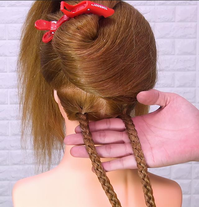 教大家一款大人小孩都適合的辮子,簡單日常的輕時尚編發造型
