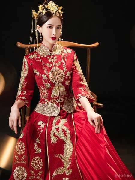 秀禾服、龍鳳褂，明星婚禮追捧的兩種婚服，你喜歡哪個(gè)？