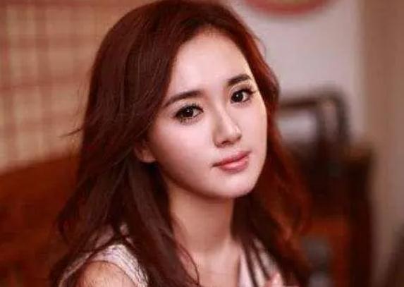 青島籍演員一覽表 青島籍演員有唐國強、倪萍、宋佳、趙寶樂等