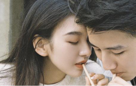 女朋友喜歡趴在我懷里撒嬌