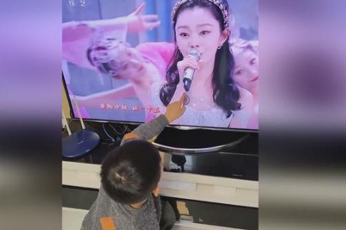 萌娃看春晚高呼要和宋軼結婚!怎么回事？