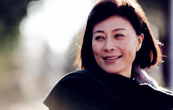 岳紅的前老公是張嘉譯嗎？張嘉譯結過幾次婚？