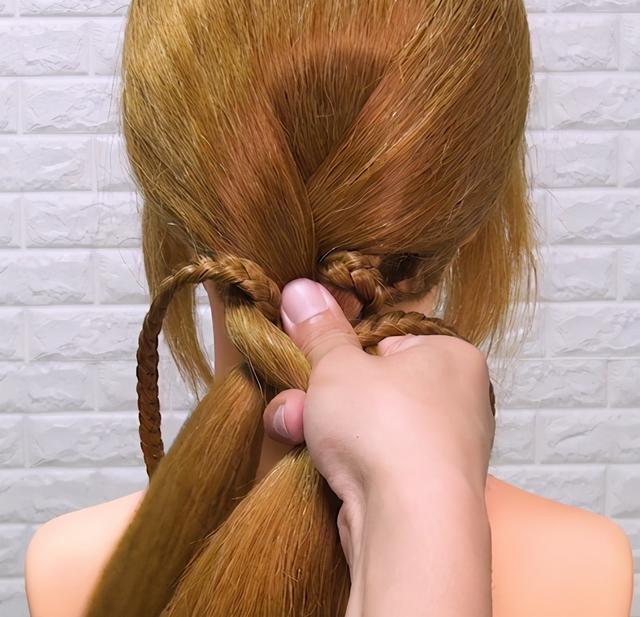 教大家一款大人小孩都適合的辮子,簡單日常的輕時尚編發造型