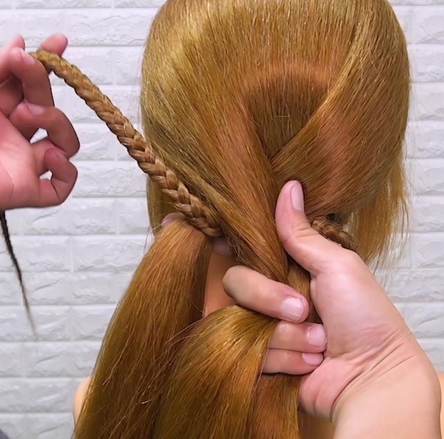 教大家一款大人小孩都適合的辮子,簡單日常的輕時尚編發造型