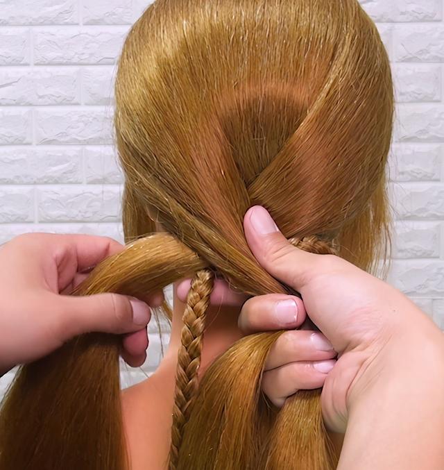 教大家一款大人小孩都適合的辮子,簡單日常的輕時尚編發造型