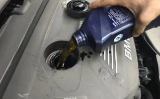 寶馬x1怎么換機油方法 寶馬x1的機油更換的方法