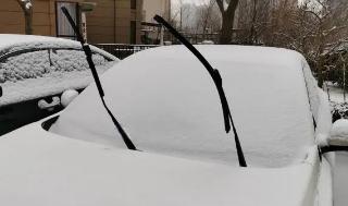 下雪為什么要把雨刮器豎起來 下雪天為什么把雨刮器豎起來