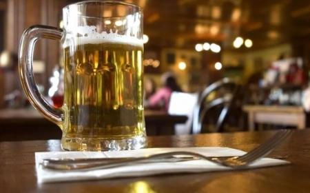 喝啤酒頭疼怎么緩解最快方法  喝啤酒頭疼緩解的方法