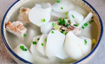 白蘿卜脊骨煲湯怎么做  白蘿卜脊骨煲湯的家常做法