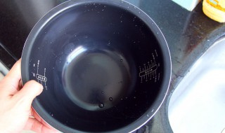電飯煲內膽怎么清洗 清洗內膽的注意事項