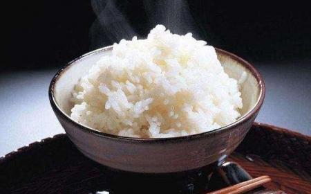 大米炒熟了泡水喝的功效(大米炒熟了泡水喝能減肥嗎)