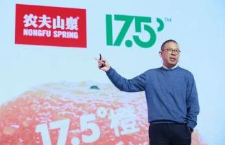 鐘睒睒怎么突然成首富了?鐘睒睒與他的農夫山泉。