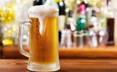 吃止血的藥還可以喝啤酒嗎？吃止血的藥還可以喝啤酒嗎女？