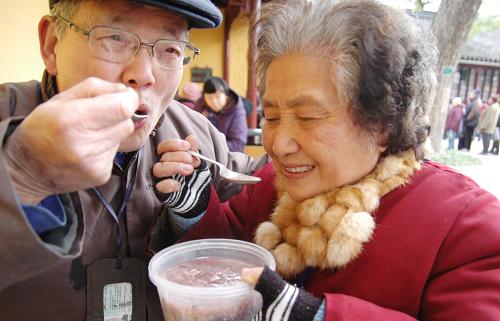 “一碗粥喝出玫瑰的氣息”出處哪里