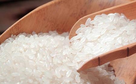 寶寶吃炒大米煮粥有啥功效嗎（寶寶吃炒大米煮粥有啥功效）