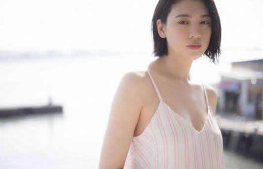 三吉彩花的個人資料照片 周杰倫新歌MV女主一角備受關注