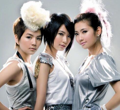 she解散了嗎 三姐妹合體為ella慶祝生日友情令人羨慕