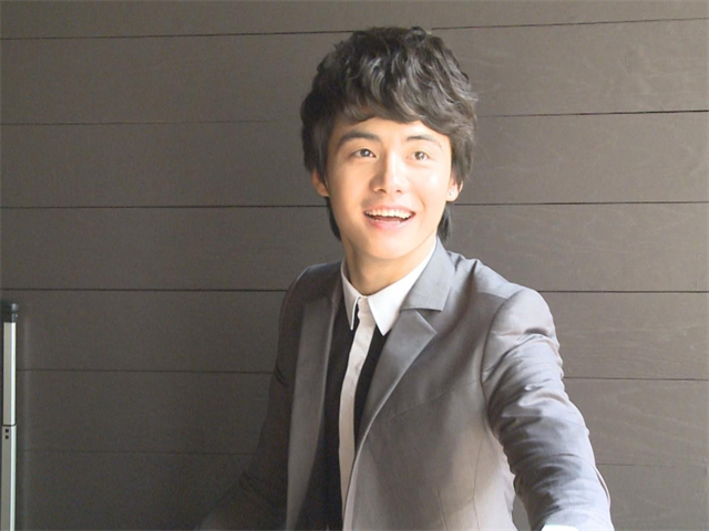 圖中的明星是誰？你知道嗎？