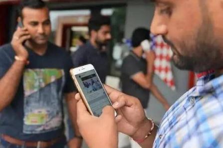 印度夫婦為買部iPhone賣掉孩子 深度貧困的表現