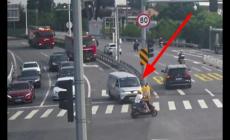 浙FDL3988闖紅燈違章已撤銷，背后原因(消防“生命通道”)！