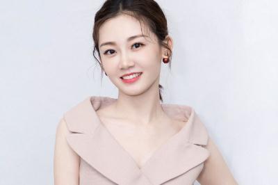 鄭愷老婆苗苗的個人資料