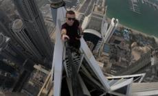 法國網紅爬香港68樓天臺后墜亡 曾敲打窗戶求救