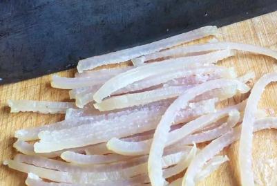 豬皮去腥用什么最有效（豬皮如何去腥）