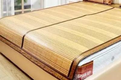 睡涼席對身體有害嗎 易造成皮膚感染等