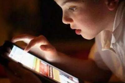 液晶顯示屏傷眼睛嗎？液晶屏幕傷眼睛嗎？