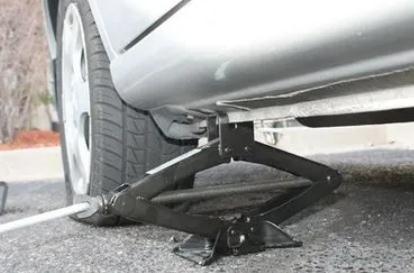 臥式千斤頂怎樣加油