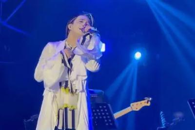 在樹上唱rap打一個字是什么字？