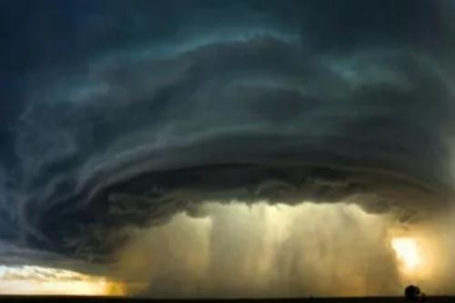 世界上第一恐怖臺風