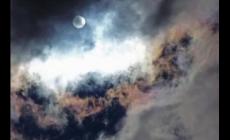 月亮起霧了是什么意思？月亮起霧了是什么意思啊？