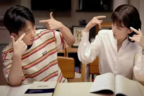 平凡之路潘巖和誰一起了最后