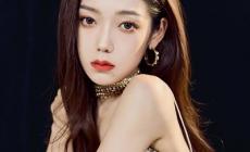 希林娜依高個人資料