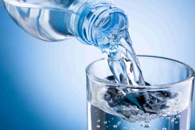 一天喝多少毫升的水最好