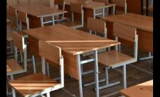 《針尖蜜》衛嘉為何選擇退學，他如何承擔起家庭的重任？