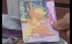 11歲女孩沉迷買卡 仨月花了一萬(wàn)二：學(xué)習(xí)成績(jī)明顯下降