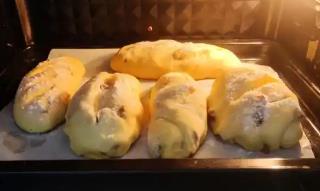 最簡(jiǎn)易烤箱面包的做法 最簡(jiǎn)易烤箱面包的做法不用黃油怎么做