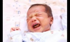 新生兒晚上哭咋回事 新生兒晚上哭鬧不止的原因有哪些