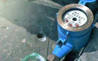 一個(gè)月50塊錢(qián)水費(fèi)正常嗎?