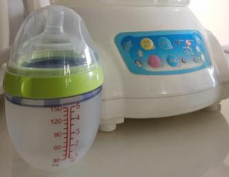 <a href=/e/tags/?tagname=新生兒 target=_blank class=infotextkey>新生兒</a>奶粉量正常標(biāo)準(zhǔn)是多少克？