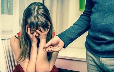 女子為讓男子離婚給原配轉賬120萬