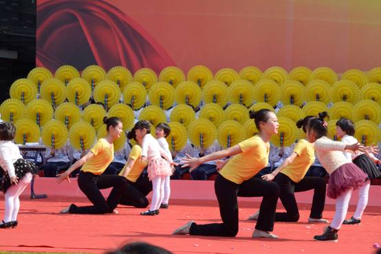 鐵路學校學費一般多少（鐵路學校學費一般多少呢）