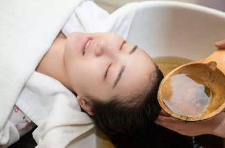 生完孩子產(chǎn)后能洗頭嗎 產(chǎn)婦生完孩子可以洗頭嗎