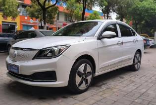 東風e70車鑰匙沒電了怎么啟動？